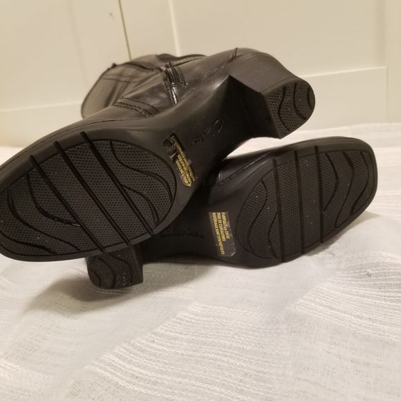 Clarks Bendables Tall Black Leather Boots Women's 7.5M - Picture 7 of 12